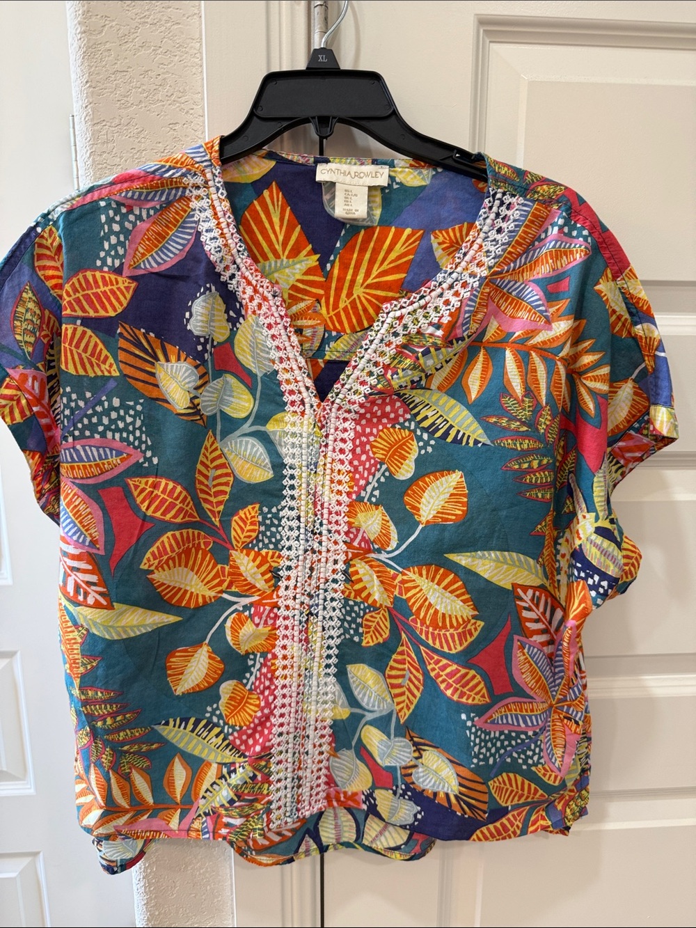 Cynthia Rowley Teal Multicolor Leaf-Print V-Neck Blouse